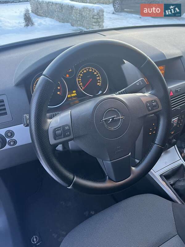 Универсал Opel Astra 2005 в Тернополе