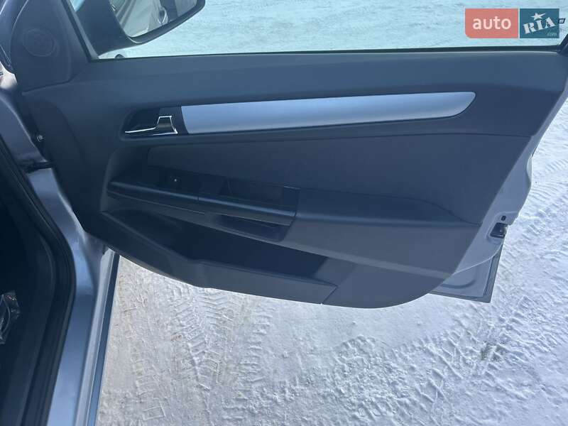 Универсал Opel Astra 2005 в Тернополе