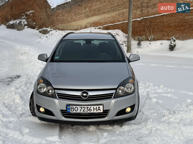 Універсал Opel Astra 2010 в Вишнівці