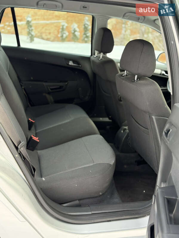 Універсал Opel Astra 2010 в Вишнівці