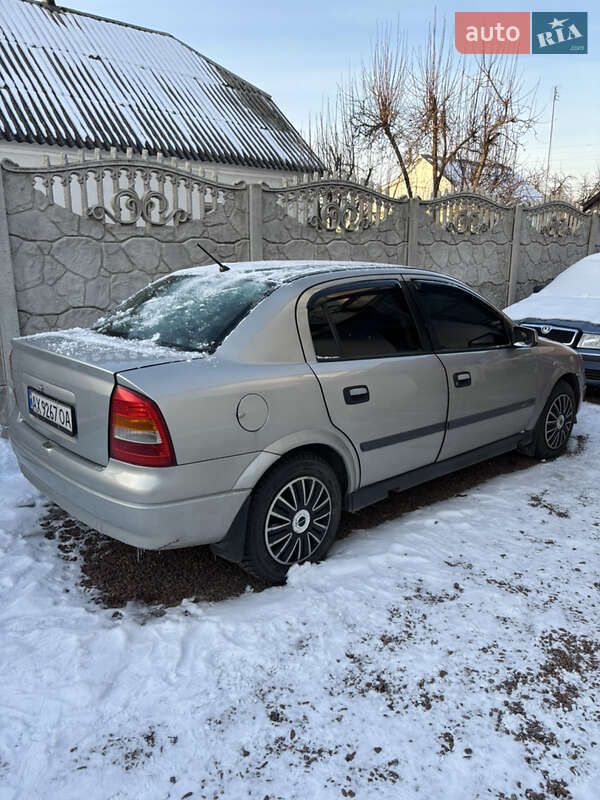 Седан Opel Astra 2008 в Малині фото Седан Opel Astra 2008 в Малині