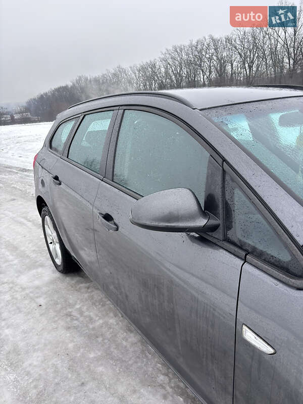 Універсал Opel Astra 2011 в Умані