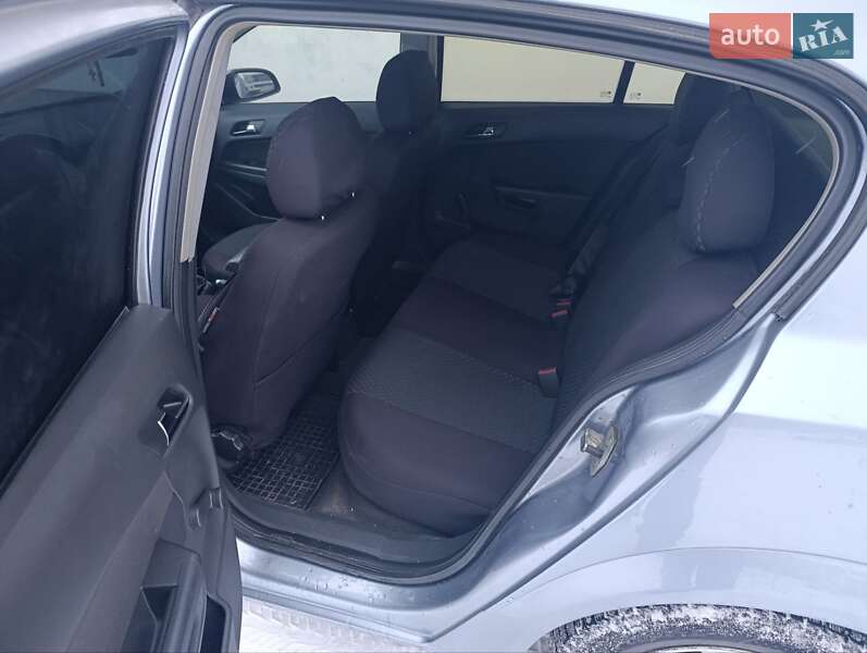 Хэтчбек Opel Astra 2004 в Львове