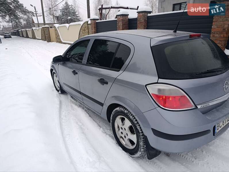 Хэтчбек Opel Astra 2004 в Львове