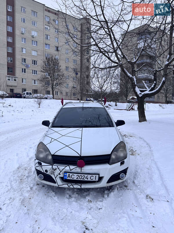 Универсал Opel Astra 2005 в Луцке