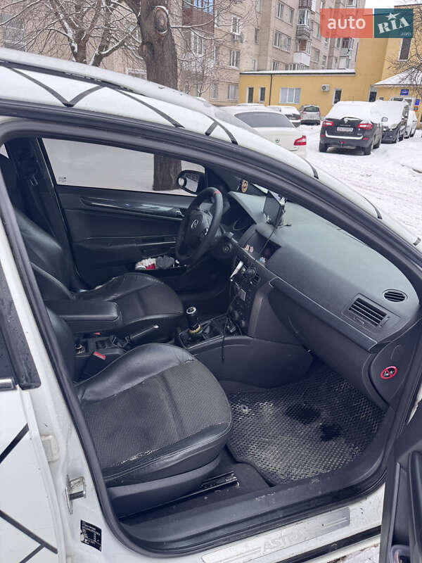 Универсал Opel Astra 2005 в Луцке