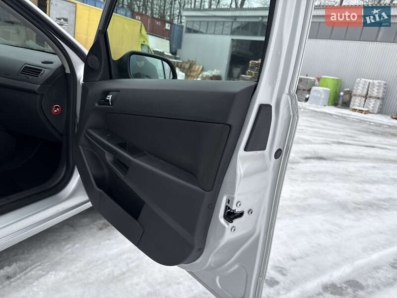 Хэтчбек Opel Astra 2004 в Виннице фото 45 Хэтчбек Opel Astra 2004 в Виннице