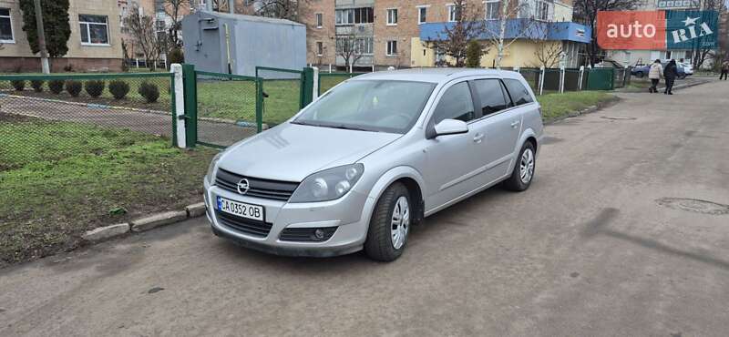 Універсал Opel Astra 2005 в Золотоноші