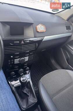 Универсал Opel Astra 2010 в Виннице
