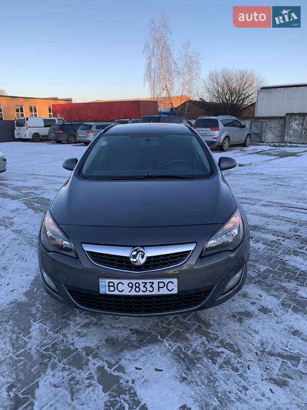 Opel Astra 2011