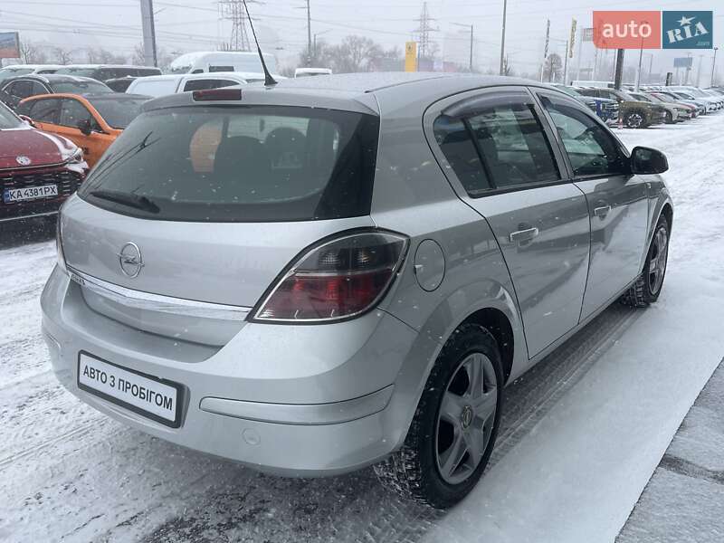 Хэтчбек Opel Astra 2012 в Киеве фото 6 Хэтчбек Opel Astra 2012 в Киеве
