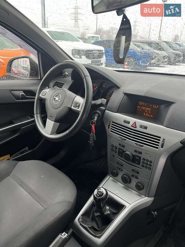 Хэтчбек Opel Astra 2012 в Киеве фото 12 Хэтчбек Opel Astra 2012 в Киеве