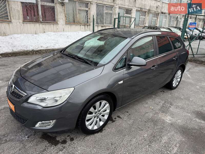 Универсал Opel Astra 2011 в Сумах