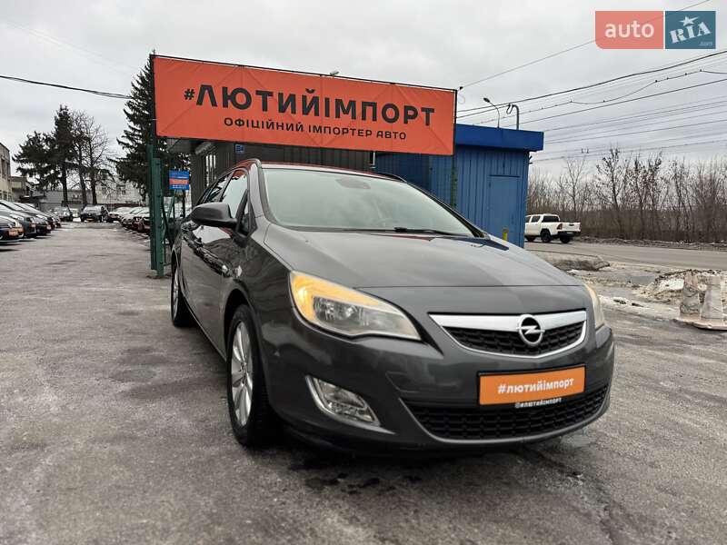 Универсал Opel Astra 2011 в Сумах