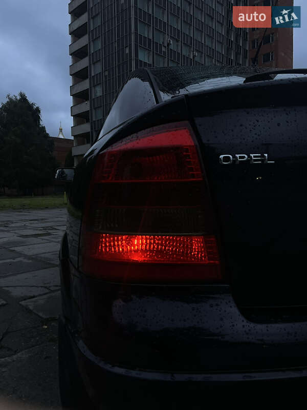 Хэтчбек Opel Astra 2003 в Львове