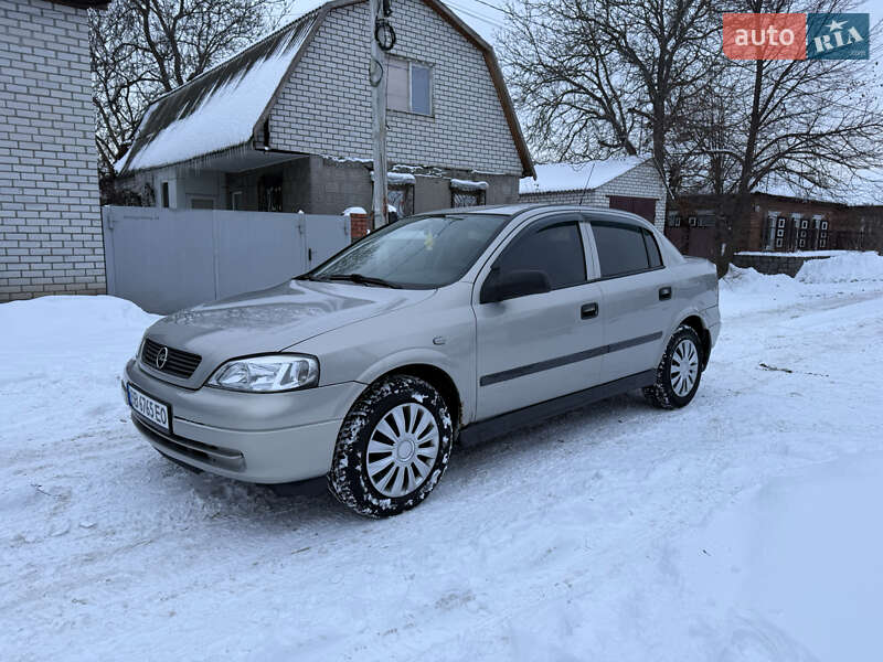 Седан Opel Astra 2008 в Кременчуге