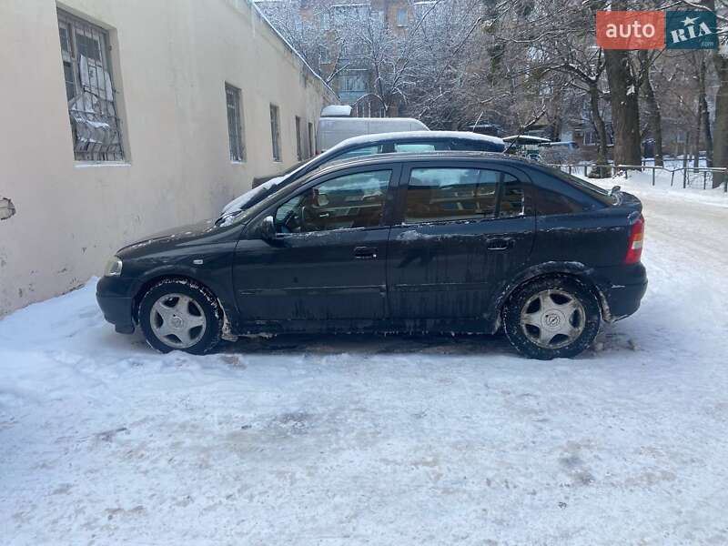Хэтчбек Opel Astra 1998 в Киеве