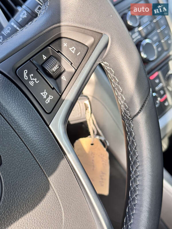 Хэтчбек Opel Astra 2010 в Великой Багачке