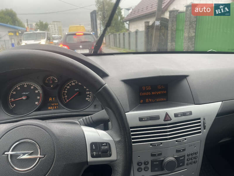 Седан Opel Astra 2012 в Львове фото 12 Седан Opel Astra 2012 в Львове