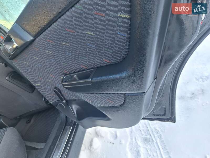 Универсал Opel Astra 2001 в Черновцах