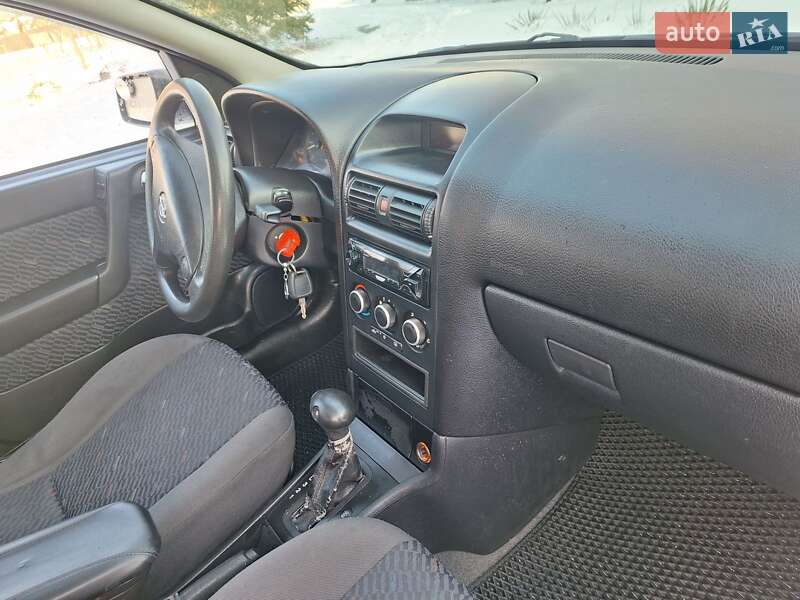 Универсал Opel Astra 2001 в Черновцах