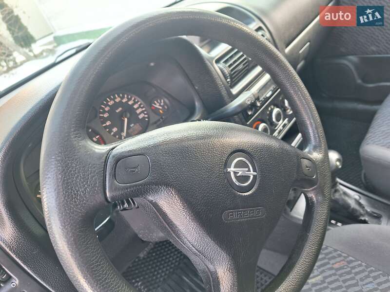 Универсал Opel Astra 2001 в Черновцах