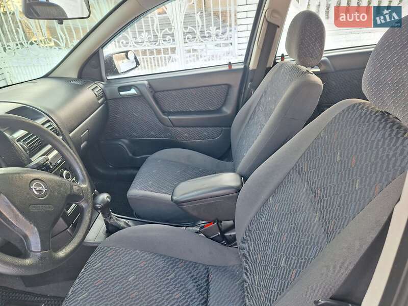 Универсал Opel Astra 2001 в Черновцах