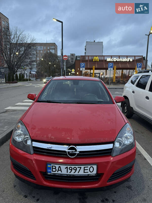 Хэтчбек Opel Astra 2006 в Александрие