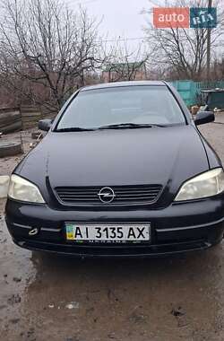 Седан Opel Astra 2006 в Дмитровке