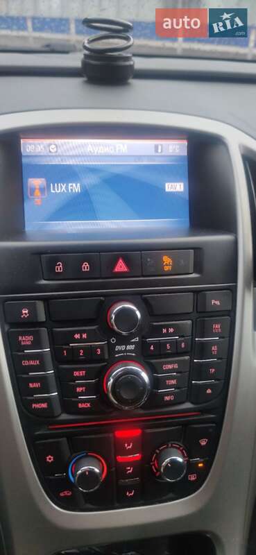 Універсал Opel Astra 2011 в Львові