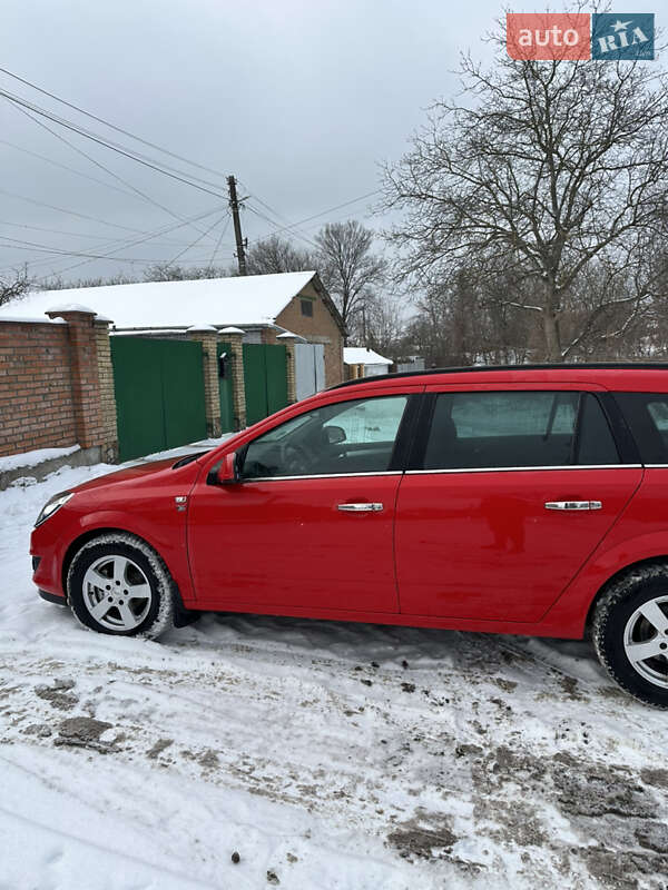 Универсал Opel Astra 2010 в Виннице