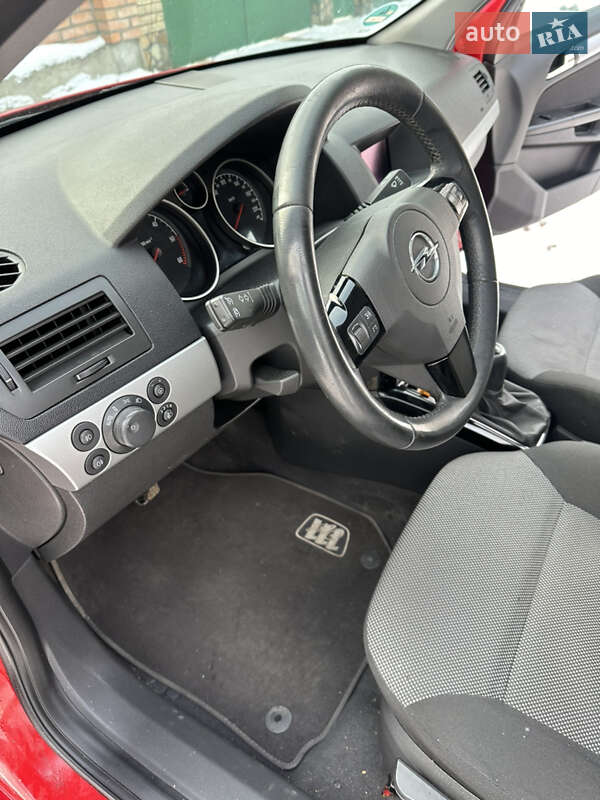 Универсал Opel Astra 2010 в Виннице