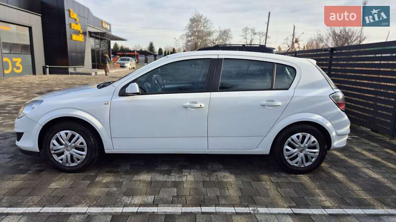 Хэтчбек Opel Astra 2009 в Каменке-Бугской фото 3 Хэтчбек Opel Astra 2009 в Каменке-Бугской