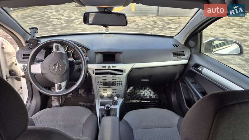 Хэтчбек Opel Astra 2009 в Каменке-Бугской фото 13 Хэтчбек Opel Astra 2009 в Каменке-Бугской