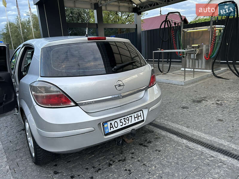 Хэтчбек Opel Astra 2007 в Тячеве фото 3 Хэтчбек Opel Astra 2007 в Тячеве