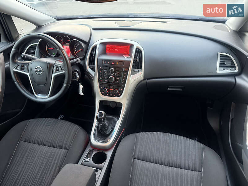 Хэтчбек Opel Astra 2010 в Ровно