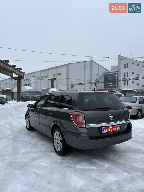 Универсал Opel Astra 2009 в Белой Церкви