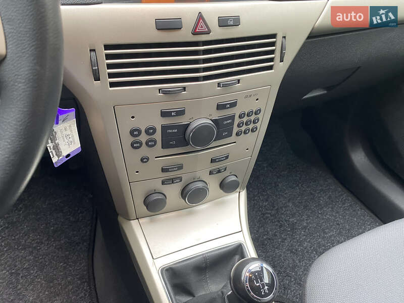 Универсал Opel Astra 2008 в Луцке