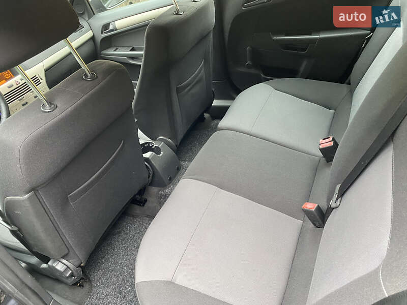 Универсал Opel Astra 2008 в Луцке