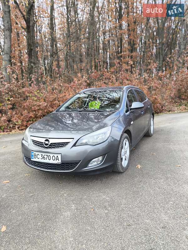 Opel Astra 2011