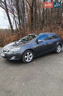 Универсал Opel Astra 2011 в Дрогобыче