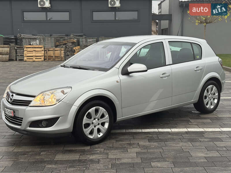 Хэтчбек Opel Astra 2009 в Луцке фото 5 Хэтчбек Opel Astra 2009 в Луцке