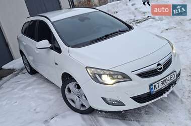 Універсал Opel Astra 2011 в Калуші