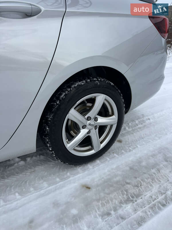 Универсал Opel Astra 2020 в Мукачево