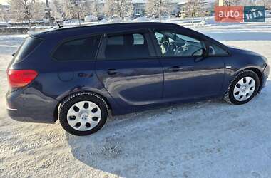 Универсал Opel Astra 2013 в Буче
