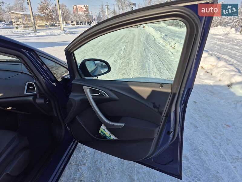 Универсал Opel Astra 2013 в Буче фото 23 Универсал Opel Astra 2013 в Буче