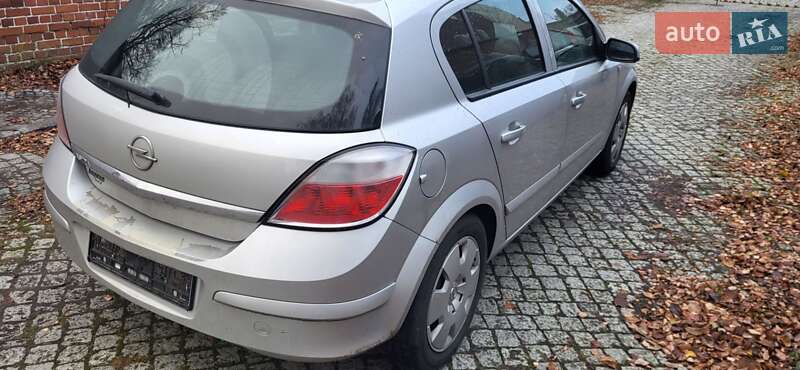 Хэтчбек Opel Astra 2005 в Луцке