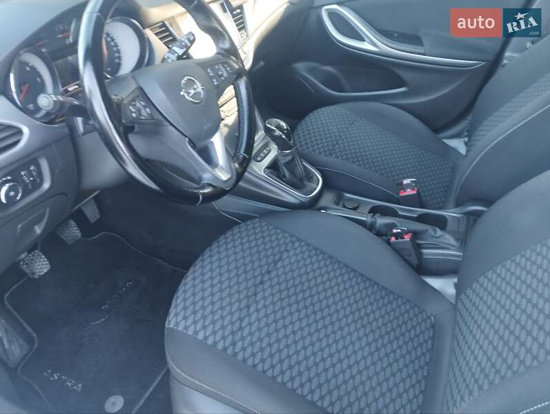 Универсал Opel Astra 2018 в Яворове