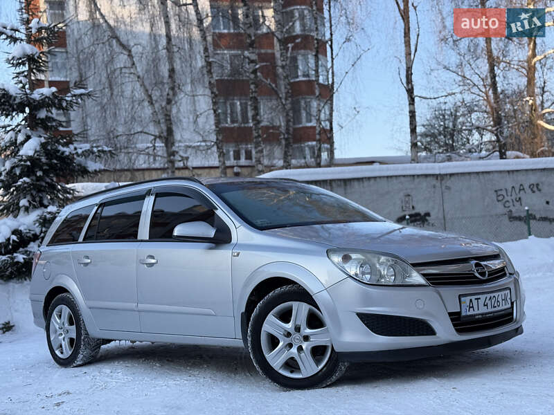 Универсал Opel Astra 2009 в Тернополе