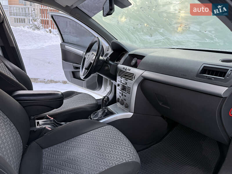 Универсал Opel Astra 2009 в Тернополе